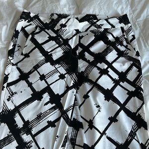 Womens Plus Size 20 Lane Bryant Crop Pant Black and White